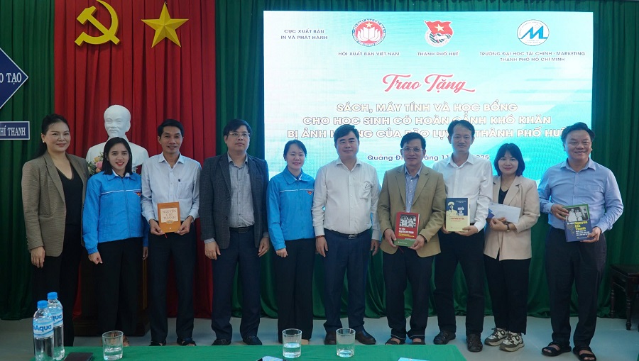 UFM kịp thời hỗ trợ học sinh Huế vượt qua khó khăn sau bão lũ 